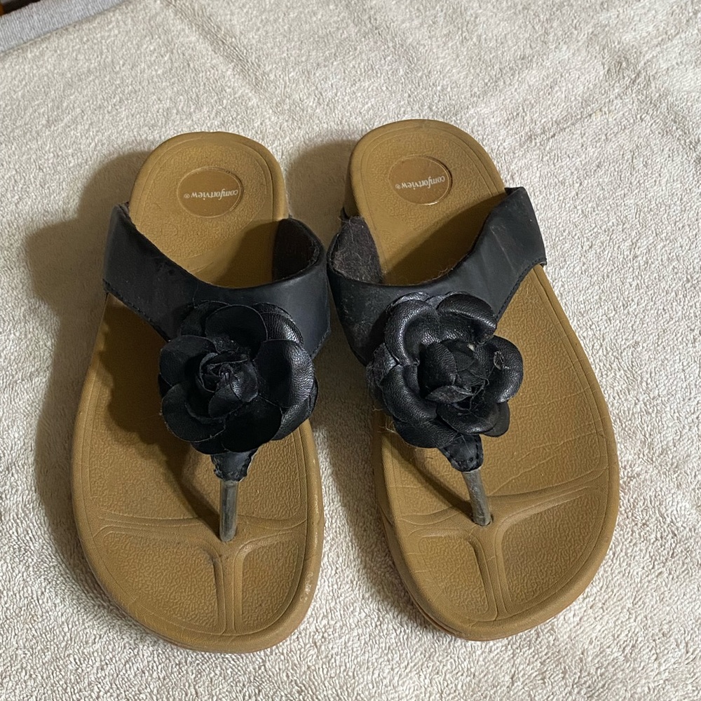 Women Sandal size 9-10 black rose